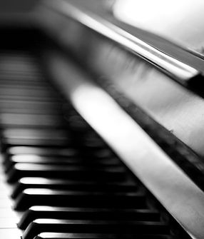 Piano B&W