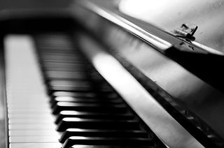 Piano B & W