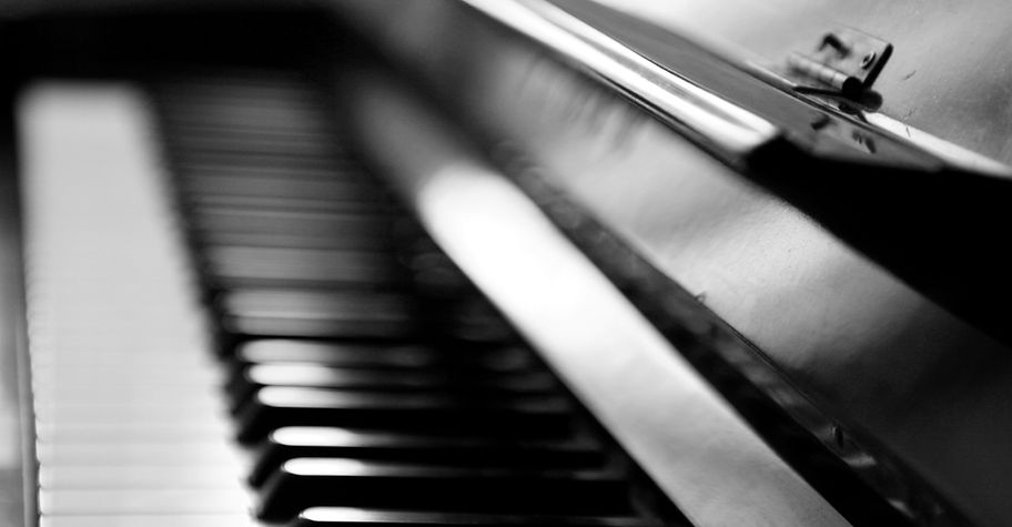 Piano B&W