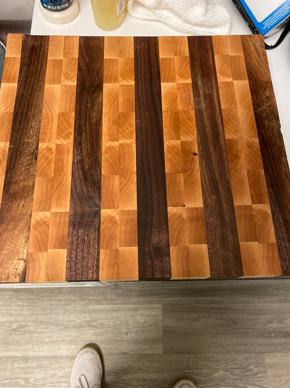 End-grain cutting board