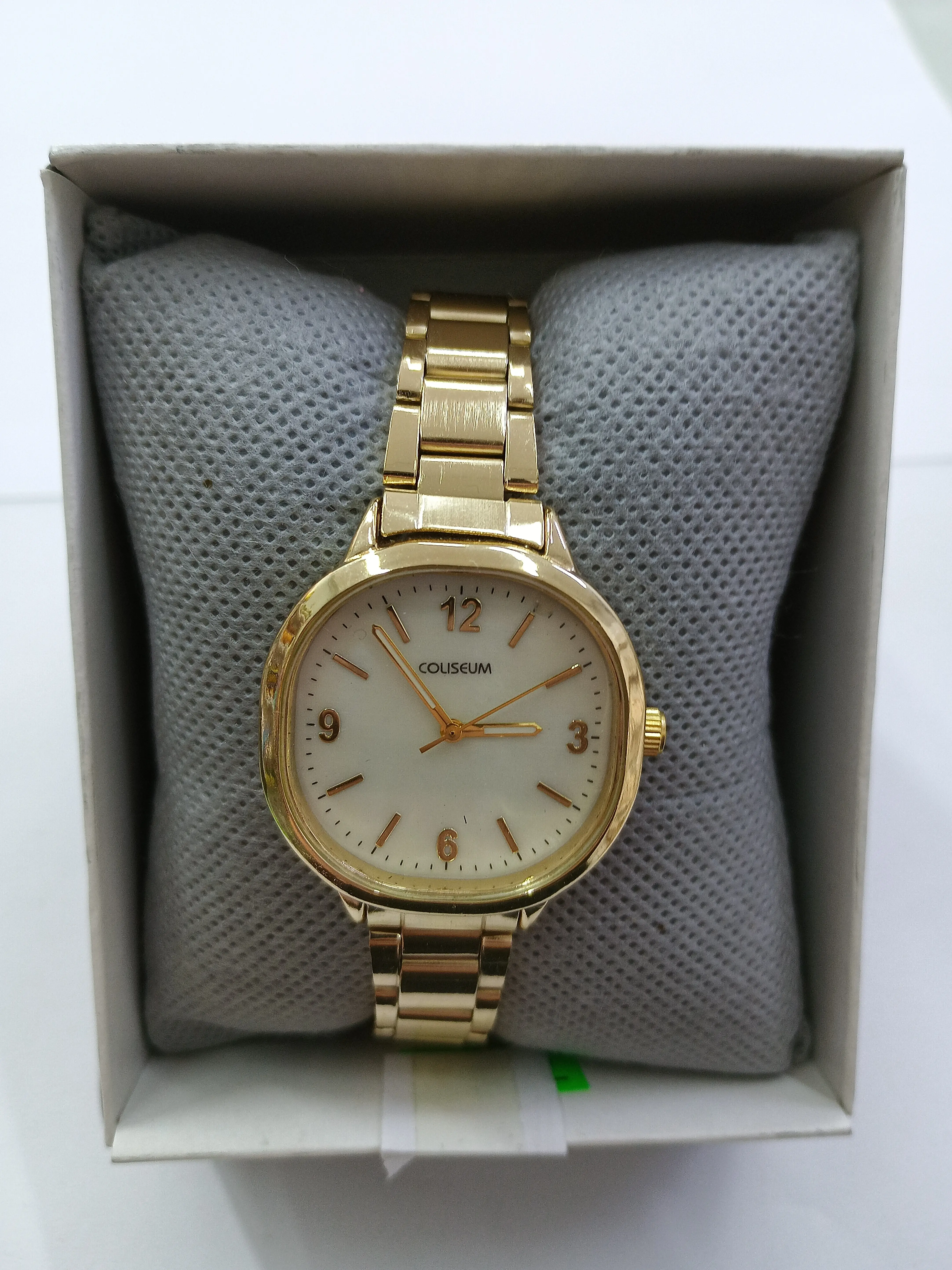 Coliseum Vintage Elite: Oval Kasa ve Minimalist Kadranlı Kadın Saati