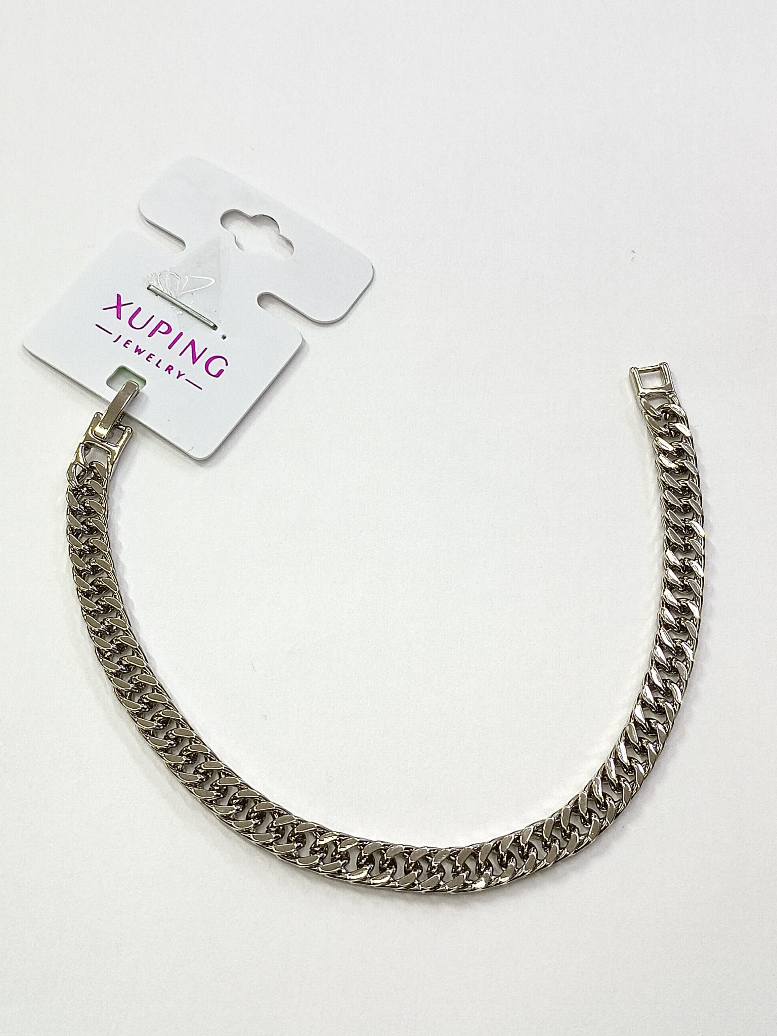 Şehirli Karizma: Keskin Hatlı ve Yüksek Parlaklık Klasik Silver Gurmet Bileklik