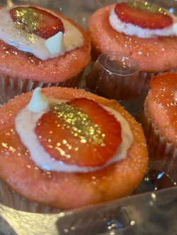 Strawberry Crème Cake Royal Cookie