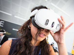 Virtual reality headset