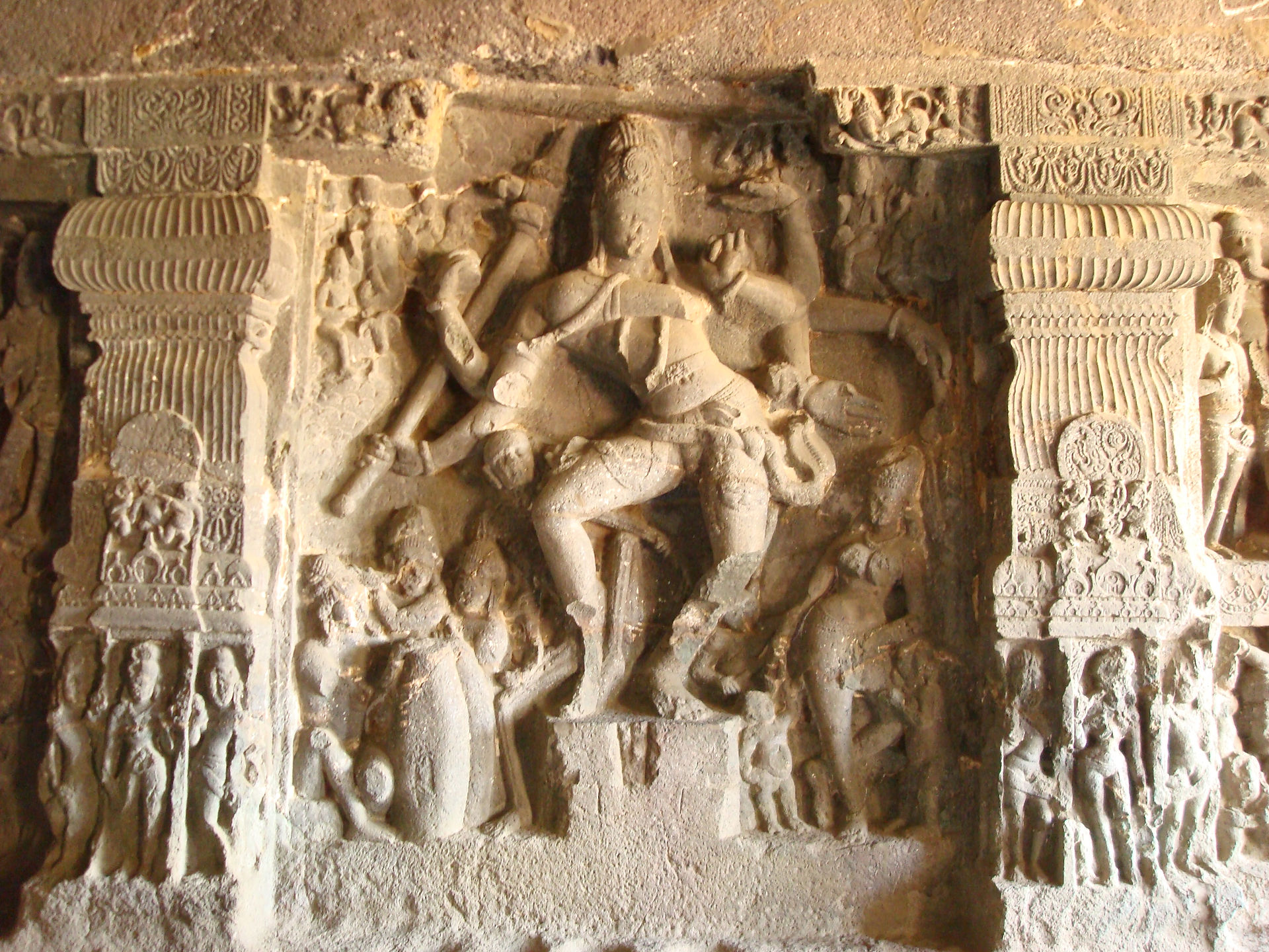 Lord Shiva as Natraj, Cave 21