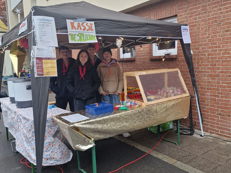 Gemeinsam am Wörter Adventsmarkt – Ein Stand voller Wärme, Duft und Gemeinschaft