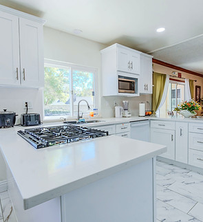 1075 Greenfield Street-31_edited.jpg