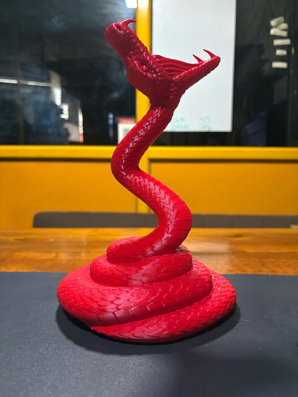 Thumbnail: Snake Headphone Stand