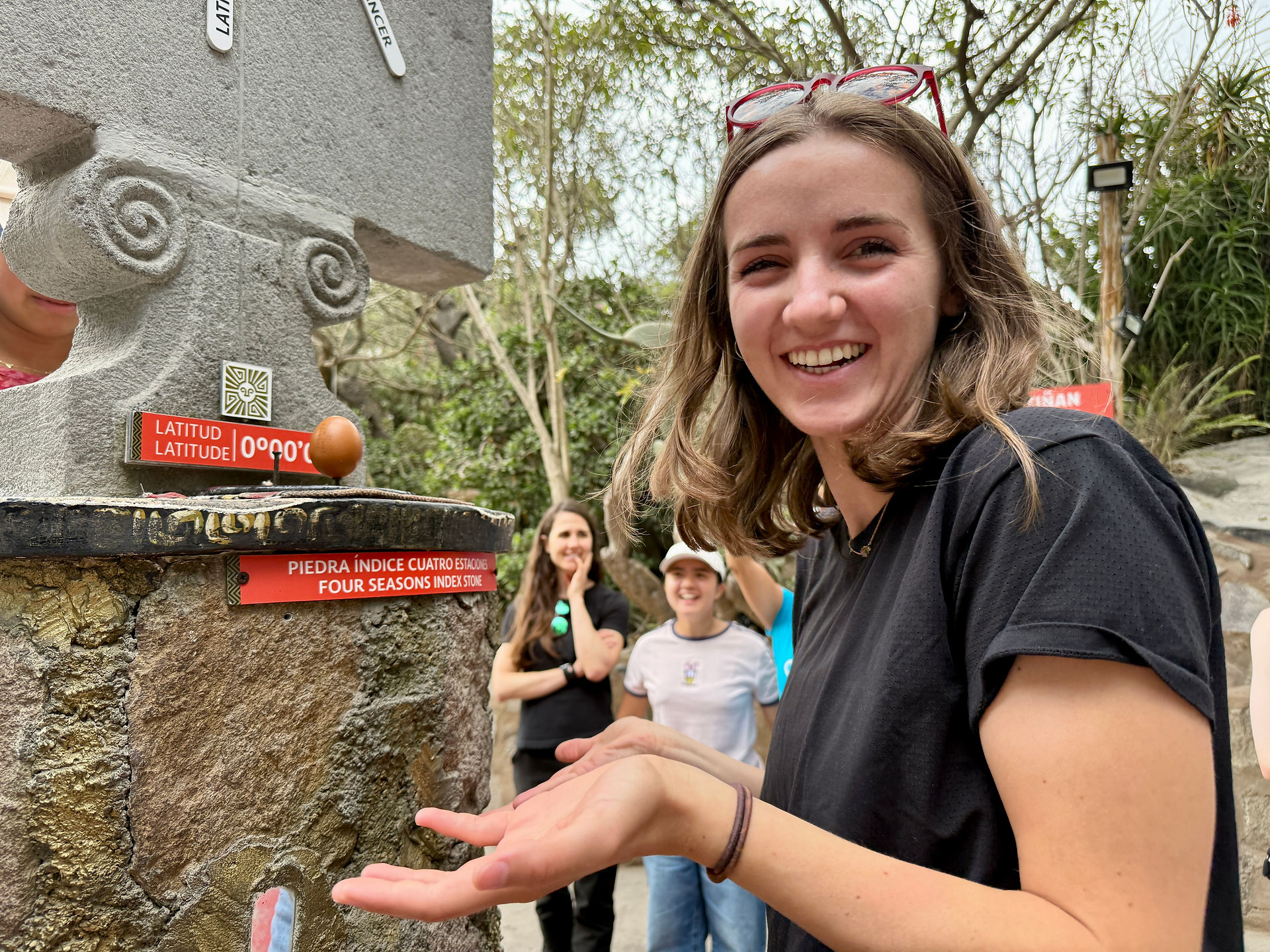 Museo Intiñan - Equatorial egg balancing