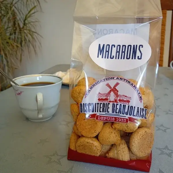 Sachet de 180g de macarons vu de face