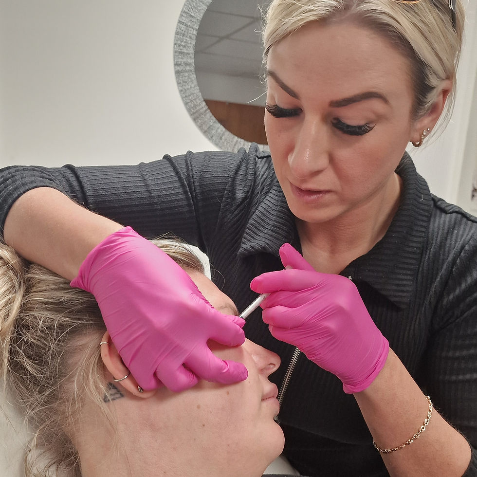 Our student performs anti-wrinkle injections under the guidance of our trainer.
