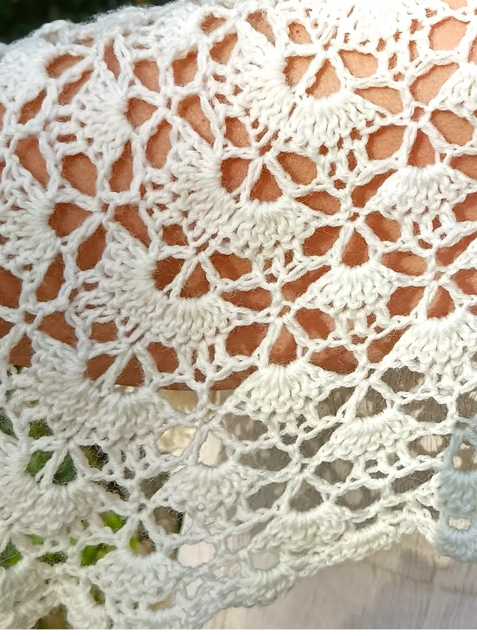 Miniature : Poncho dentelle blanc écru idéal pour tenue de mariage ou cérémonie.