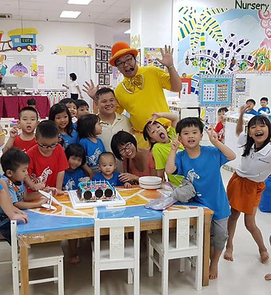 Mr Egg Magic singapore magician kids party logo