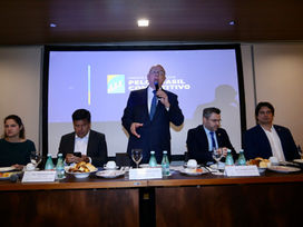 Novo Ensino Médio e Agenda Legislativa 2024 são pauta de café da manhã da FPBC