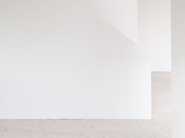 Arkitektonisk vitputsad stentrappa