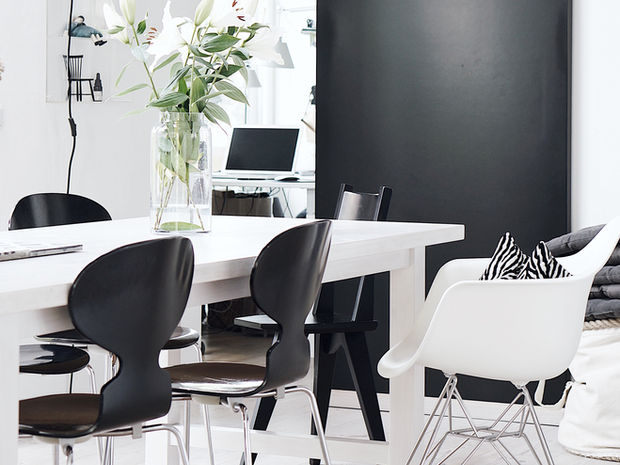 Matplats med Myran stolar från Fritz Hansen