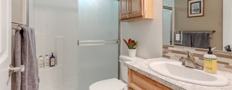 Professional HDR Airbnb Photo- Bathroom