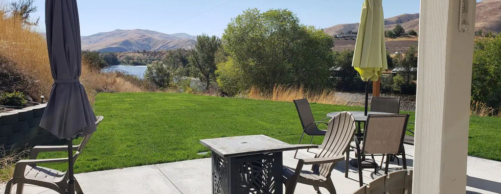 Amateur photos of garden area