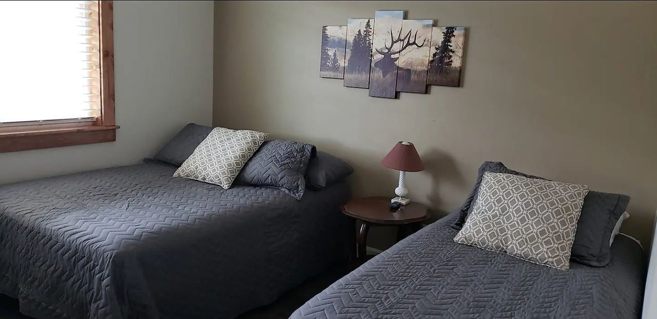 Amateur photos of bedroom 2