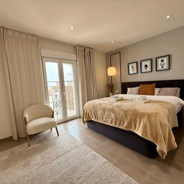 Modern 2 bedroom  apartment for Sale Puerto Banus Marbella