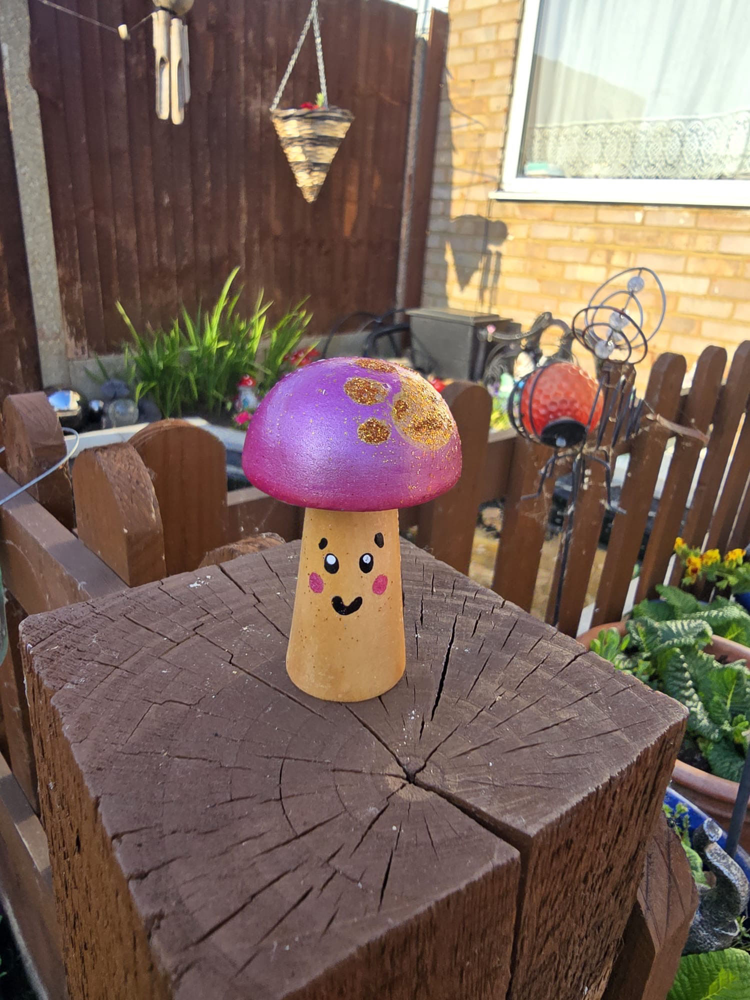 Wooden toadstool - paw print 