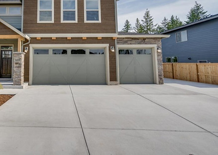 Wide driveway_edited.jpg