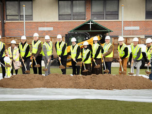 “Un nuevo comienzo”: Escuela católica STEM Sts. Peter and Paul inicia construcción de una gran ampliación