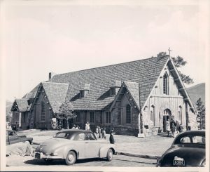 "Lo que estamos celebrando no es necesariamente el santuario o la estructura o los vitrales, sino la