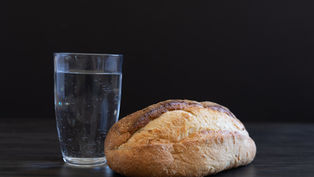 ¿Qué es el ayuno y la abstinencia? Así lo explica la Iglesia católica