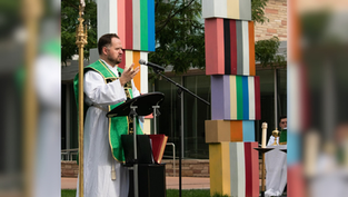 Camino del padre Joseph LaJoie de estudiante de CSU a sacerdote universitario de St. John XXIII