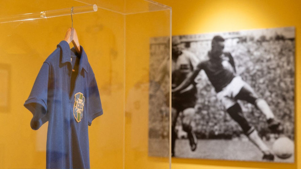 Camisa de Pelé na final de 1958 é vendida por R$ 25 milhões