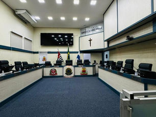 Câmara de Caraguatatuba aprova projetos que modernizam contratações e garantem acesso gratuito a pontos turísticos