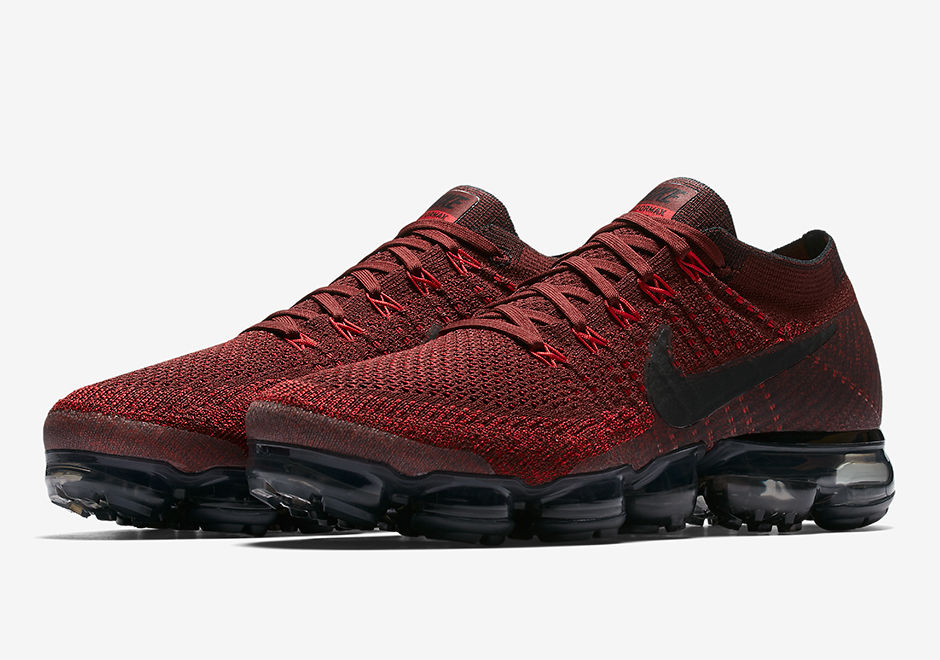 air vapormax dark team red