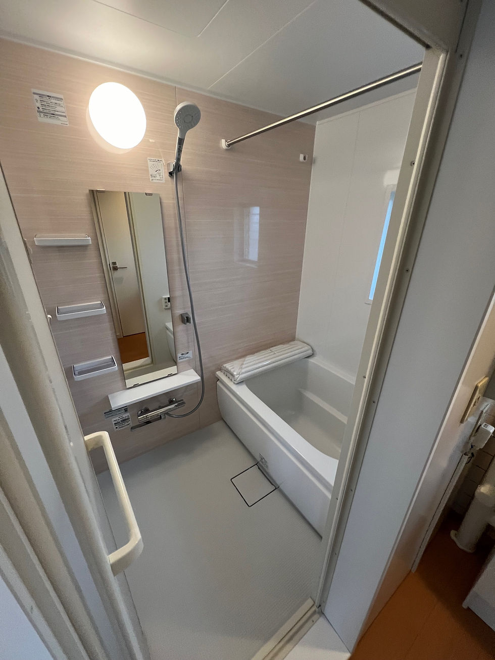 大変だったユニットバス工事💦予定よりも広い浴室を納められました。