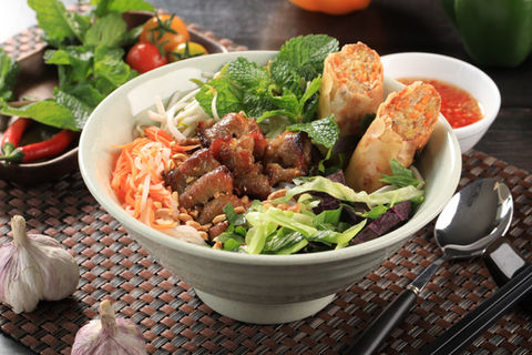 BUN THIT HEO NUONG CHA GIO (Rice noodles with grilled pork and egg rolls) IMG_1558.JPG