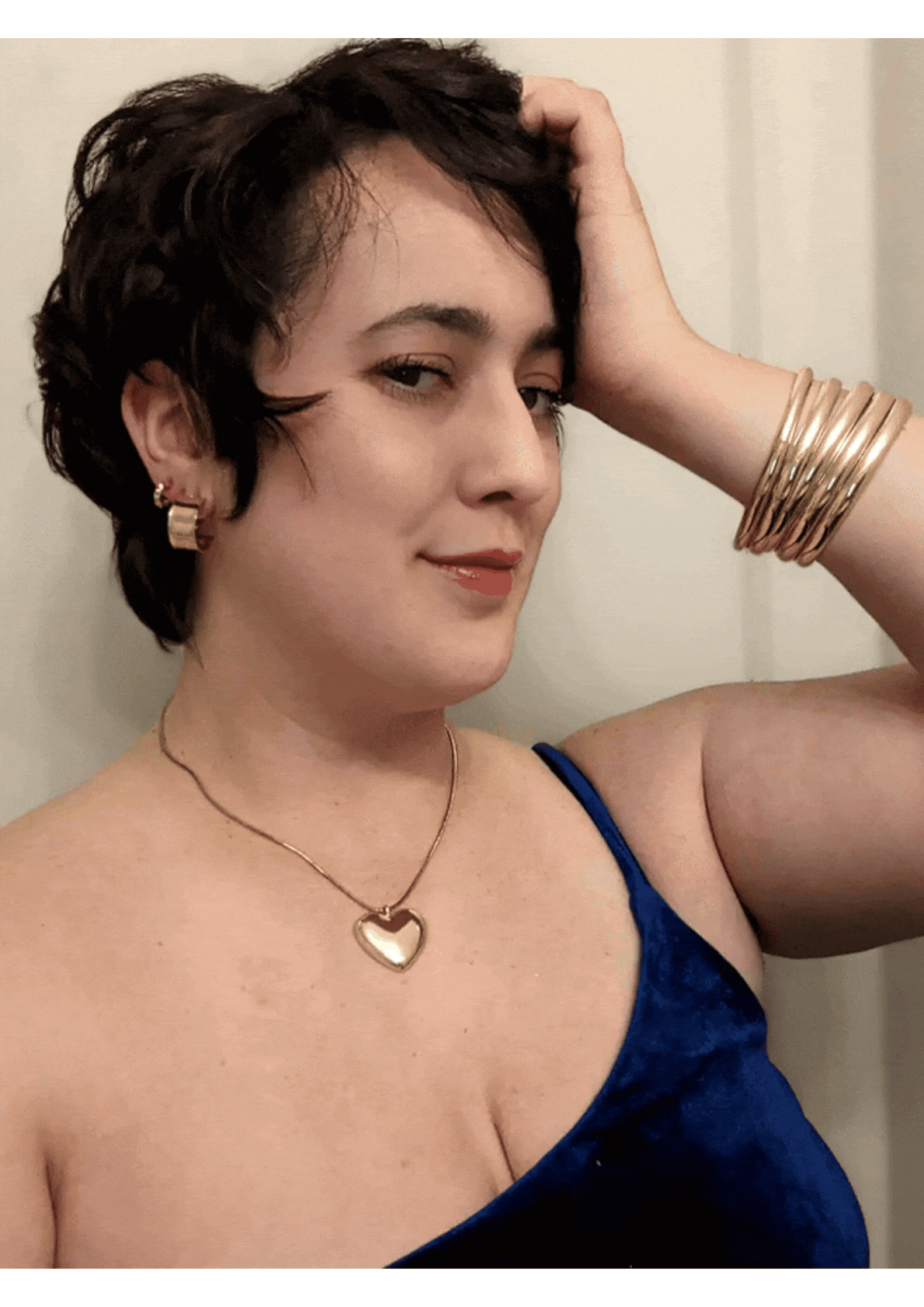 Miss Iris Vone gif
