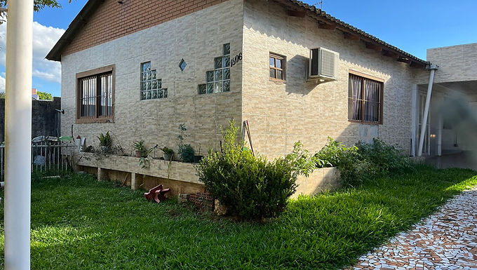 🔸 01 Suíte
🔸 03 Dormitórios
🔸 Sala estar
🔸 Sala Ampla
🔸 Cozinha
🔸 Banheiro social
🔸 Área de serviços
🔸 Garagem
📐 198,06 m2 benfeitoria
📐 348,40 m2 lote


Próx. mercado, padaria, hospital e farmácia excelente localização


