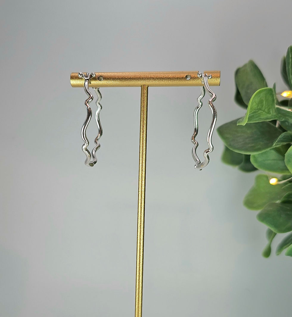 Thumbnail: Wavy Hoop Earrings