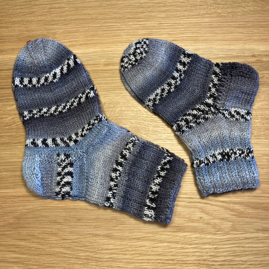 Kindersocken: grau gemustert
