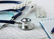 Stetoscopio sul cardiogramma