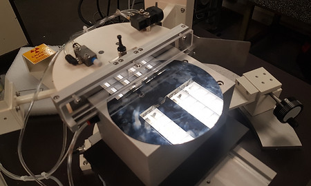Vertical holder wafer