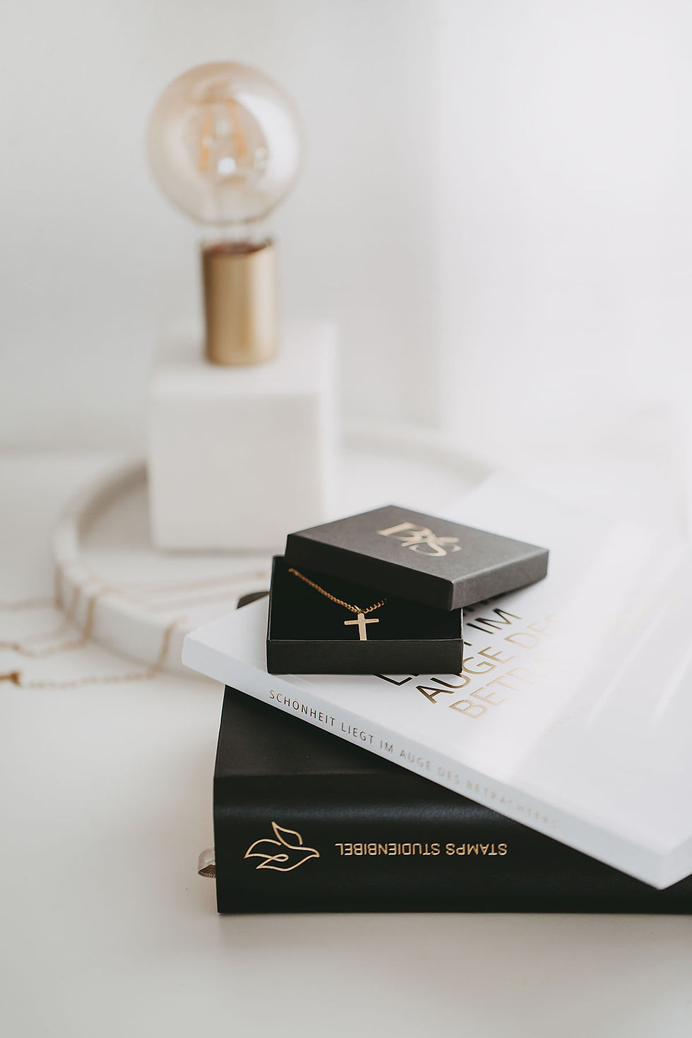 Miniaturbild: Goldene Herren-Kette mit Gravur „Child of God“ – von Bibelschönheit