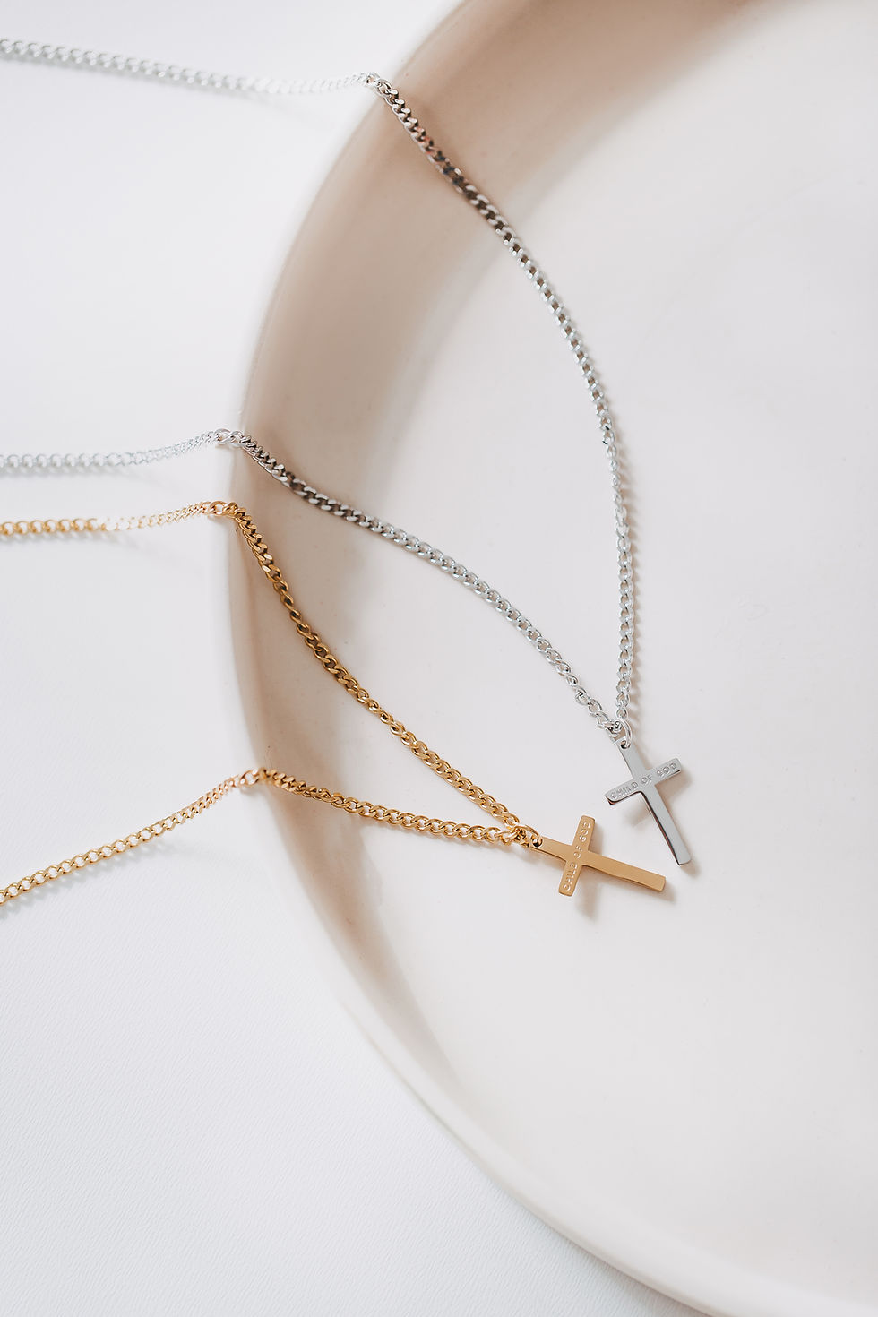Miniaturbild: Minimalistische Herren-Kette mit starker geistlicher Aussage
