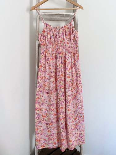 h&m maxi floral dress Cotton Kaftan This stunning maxi dress features a gathered design and a flattering silhouette that will effortlessly elevate your style The Ruffle Dress - Where