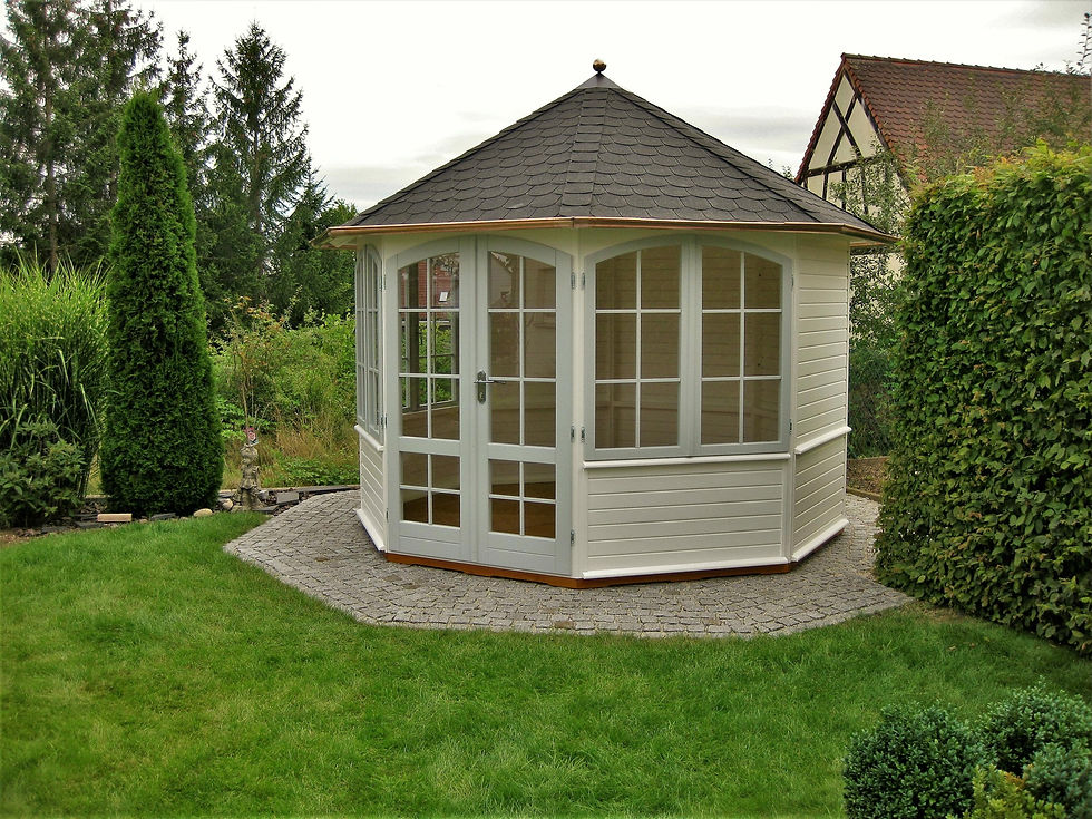8eck-holzpavillon-freistehend-im-garten