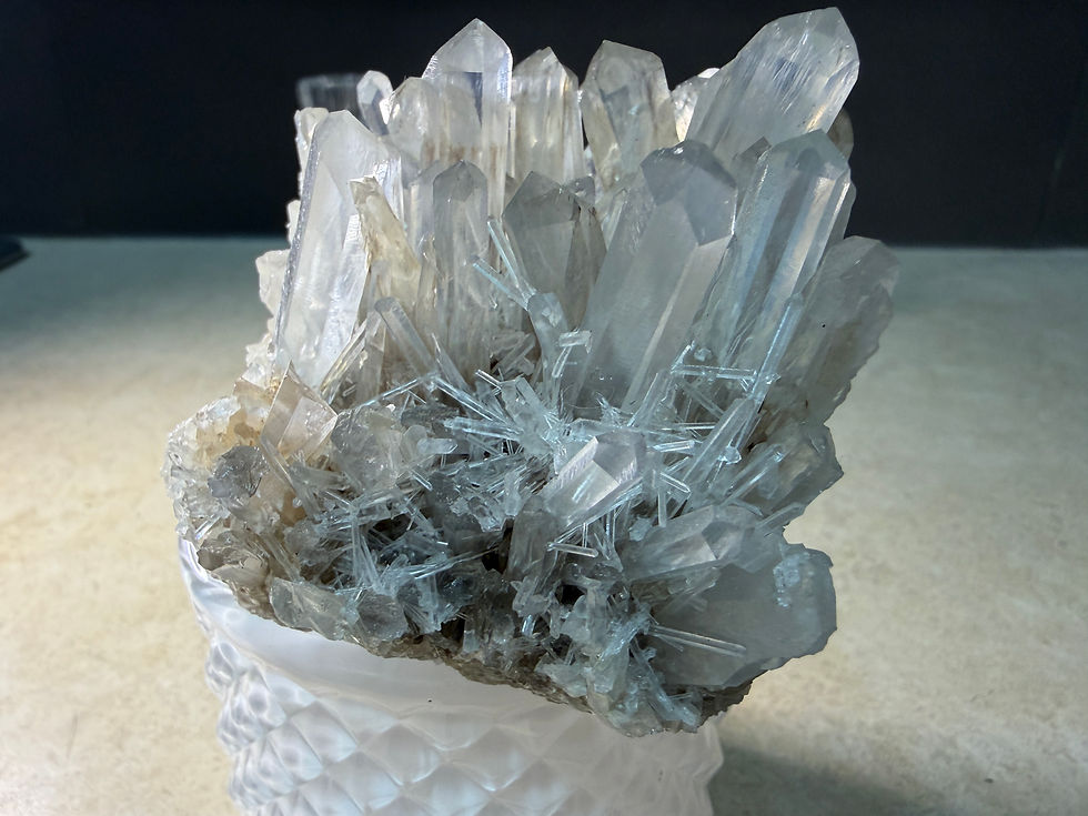 Thumbnail: Valentinite on Barite on Quartz