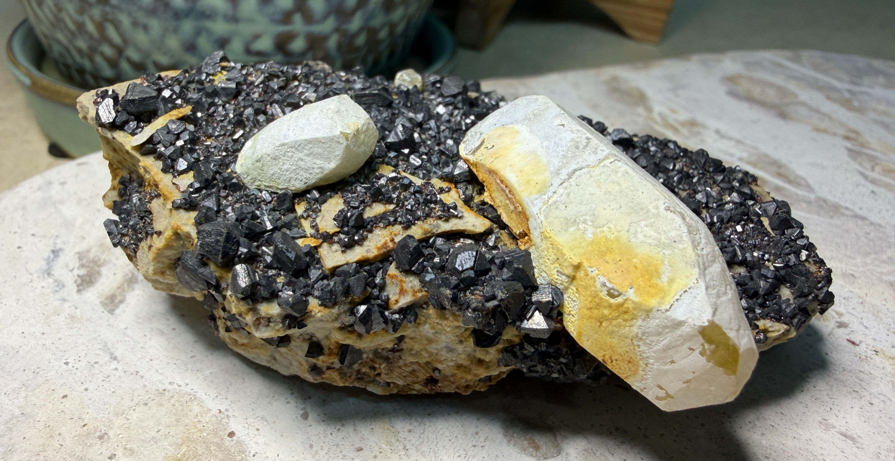 Sphalerite with Calcite