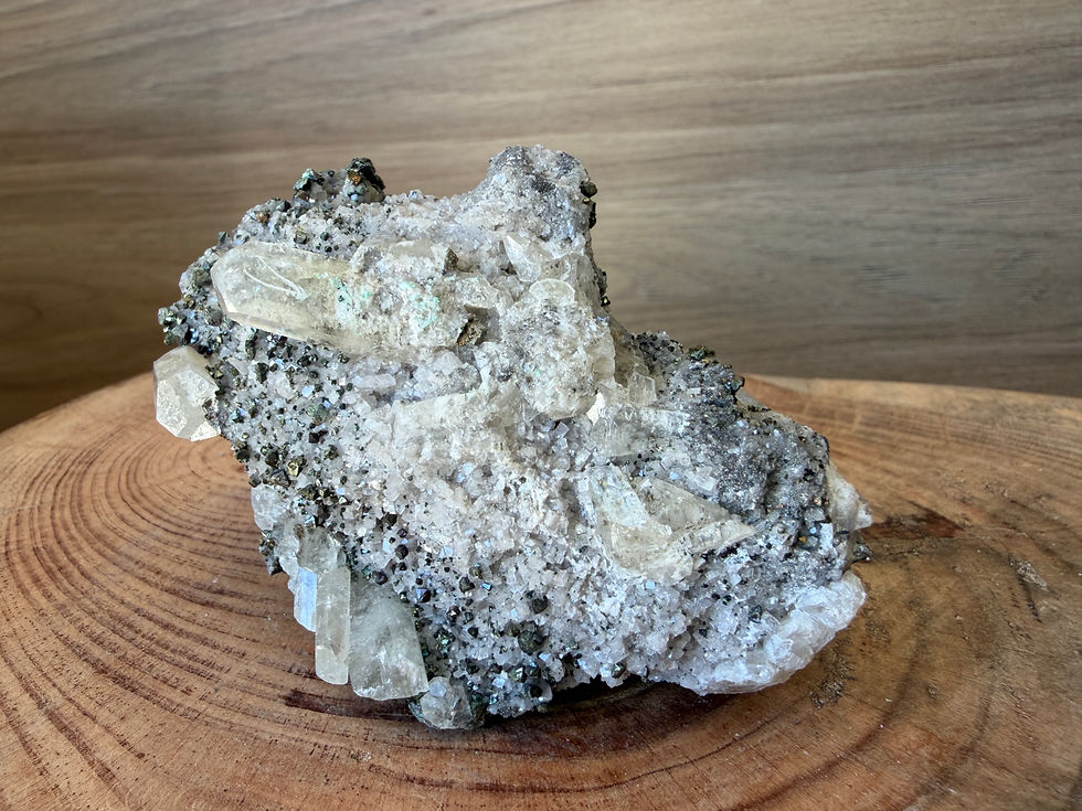 Thumbnail: Quartz in Titanite