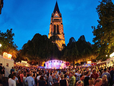 "Kreuzviertelfest in Münster: Wo Nachbarn rocken und die Musik regiert!"