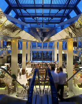 inside tsvetnoy market moscow